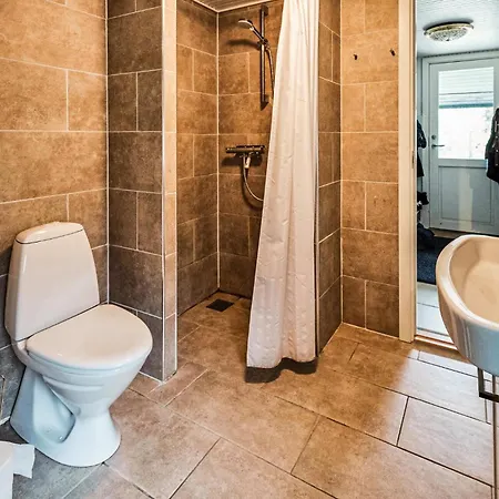 Holiday home 4 Bedroom Stunning In Vaeggerlose *